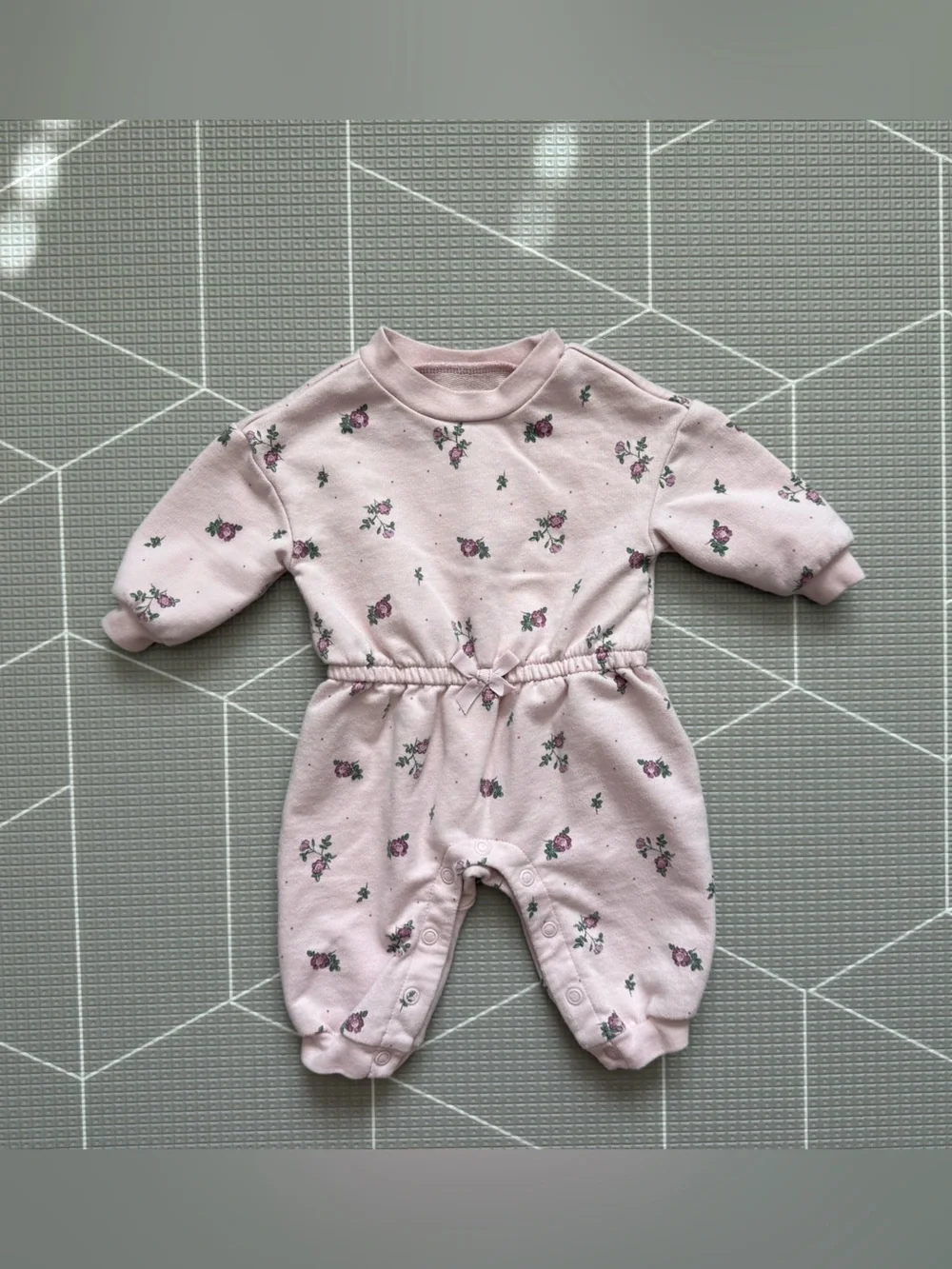 Carters|Baby girl soft long sleeve One-Piece jumpsuit with ditsy florals•••0-3M